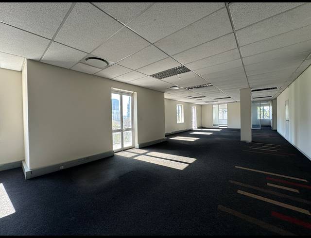 1,172M² OFFICE TO LET IN SANDTON CENTRAL